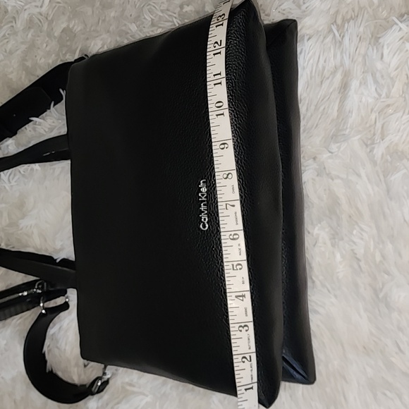 Calvin Klein Elegant Black Shoulder Bag Brand New No Tag - Picture 5 of 15